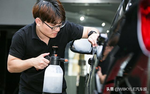 汽车贴膜后为什么会有气泡,会消失吗?
