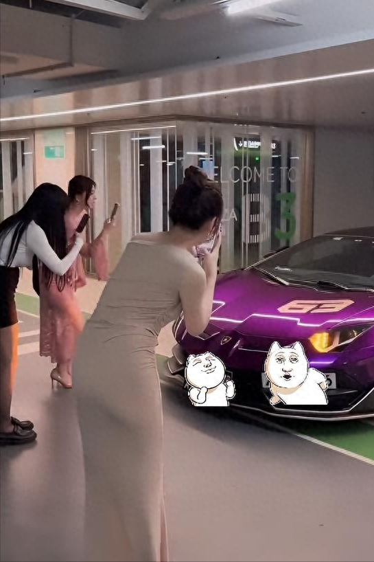浙江小伙开豪车，3位美女打扮清凉，挪不开眼睛：想要坐在副驾驶