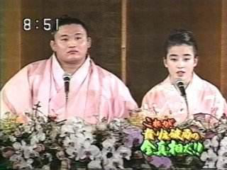 日本毒母:逼18岁女儿拍裸体写真照、悔婚,害女儿得抑郁症