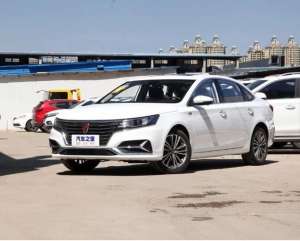 i6汽车(荣威i6 PLUS：顶配落地10万出头，百公里综合油耗59L，家用就选它)