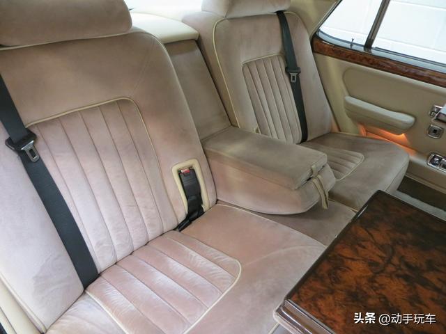 绒布座椅,为何比皮革更受权贵欢迎?