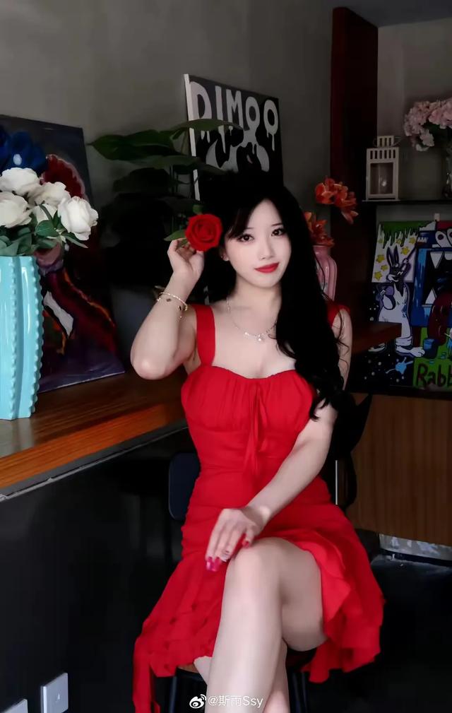性感美女——张镜薇勾魂奇魂的美貌