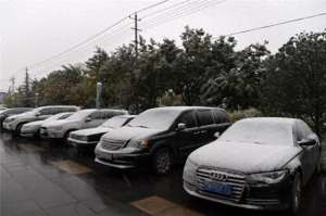 汽车放几天就打不着火(汽车久放不开，要不要隔几天启动一次？不启动，车早晚坏)