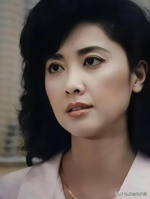 “中国第一美女”朱琳：身材丰腴，古典又端庄，美艳不可方物！