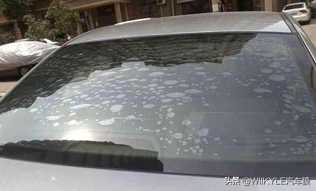 汽车贴膜后为什么会有气泡,会消失吗?