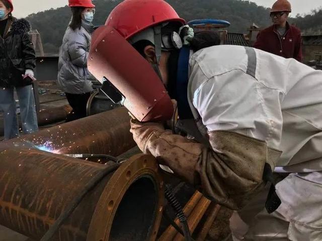 40万粉丝关注！宁波“女焊子”火爆网络，她才是该追的网红