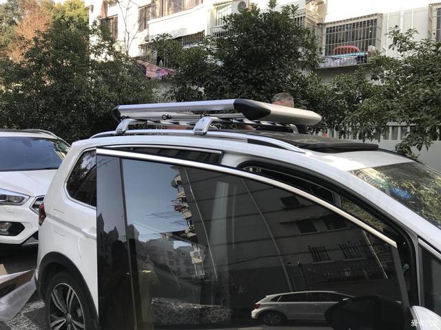 背上小书包,大众途安L加装行李架,顺便分享用车感受!