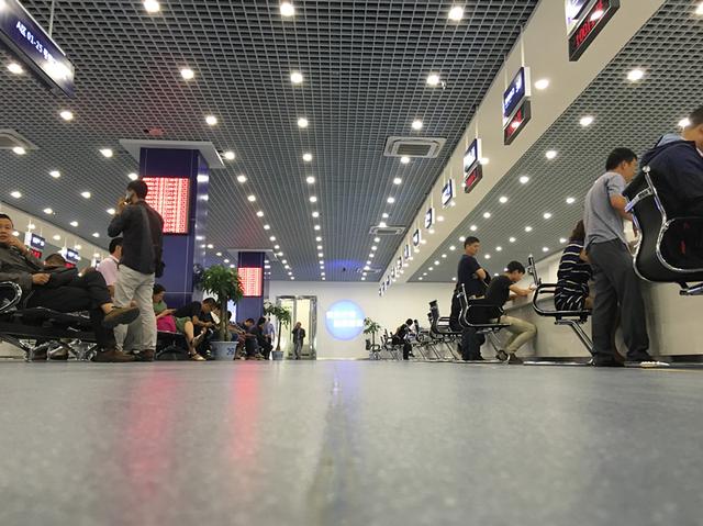 贵阳西南商贸城新车管大厅今日启用 去办业务可用手机预约停车位