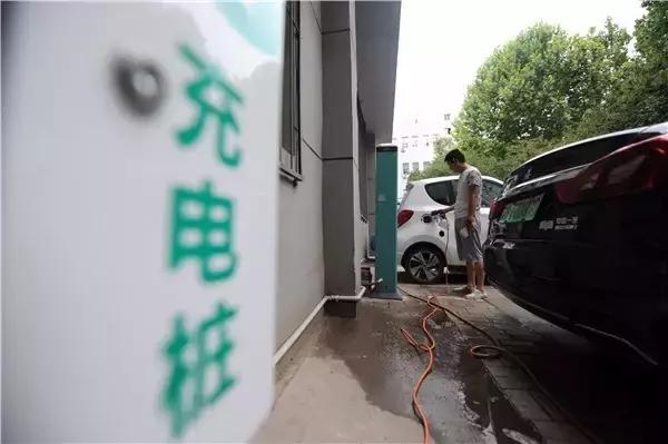 快看！石家庄也有共享汽车了！使用简单，每小时15元加电费