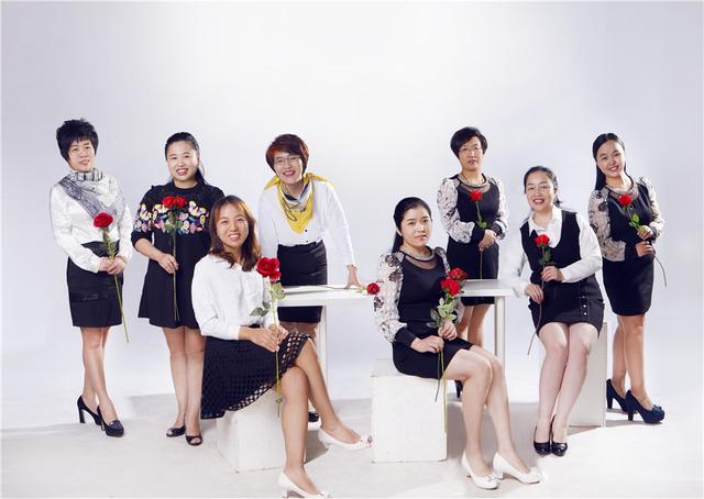 第一张就惊艳！河北这所小学女教师时尚写真超有文艺范儿