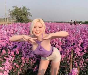 美女车模抖胸舞(前凸后翘 DJ SODA要凉了？韩国第一抖胸性感 DJ SIENA时上线)