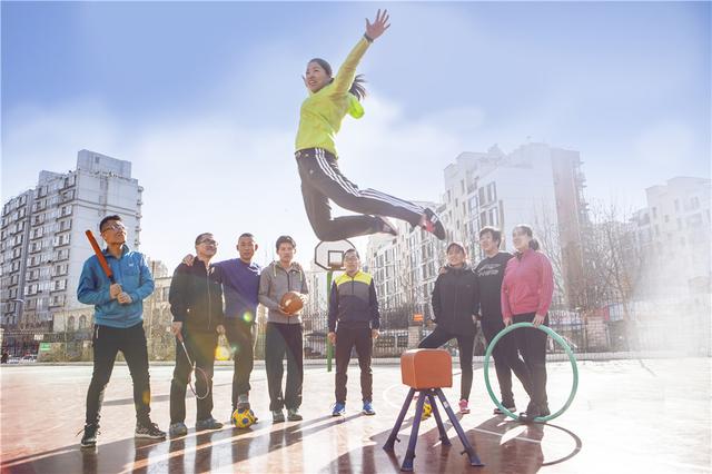 第一张就惊艳！河北这所小学女教师时尚写真超有文艺范儿