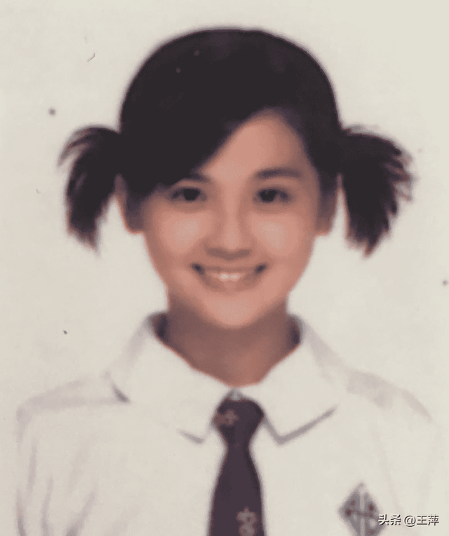 真实晚清老照片：女子解衣喂奶被偷拍，穷人勉强有件布料遮丑3
