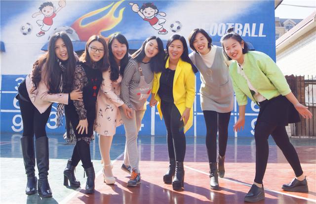 第一张就惊艳！河北这所小学女教师时尚写真超有文艺范儿
