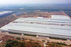 汽车厂房(济南起步区的比亚迪汽车工业园，新区大批新厂房拔地而起未来可期)