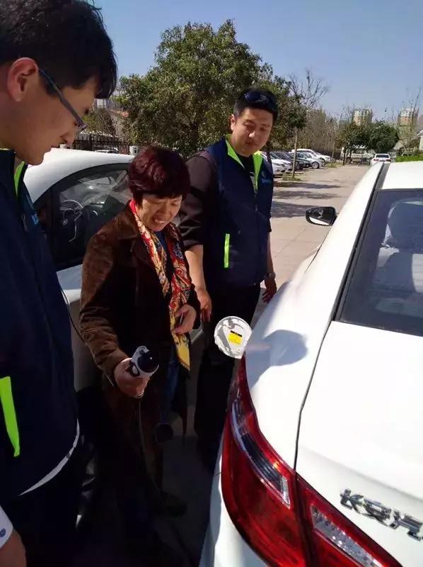 快看！石家庄也有共享汽车了！使用简单，每小时15元加电费
