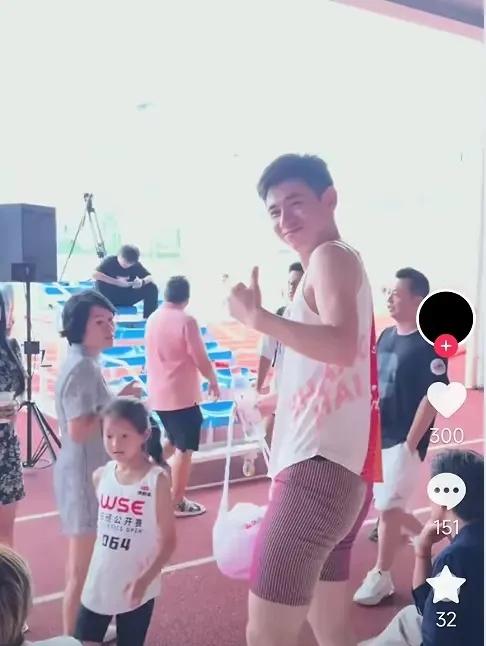 闹大!女教师出轨男学生,大尺度照片曝光