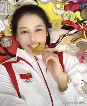 手机美女直播怎么删除(账号被禁止关注、直播停更吴柳芳删除大量“热舞”视频)