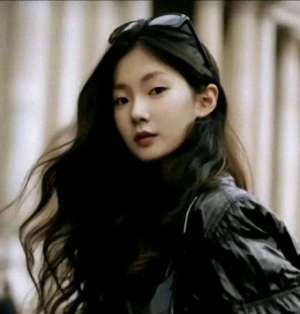 美女的变大(长发飘飘变化大王曼昱从假小子变大美女，网友：形象管理挺重要)