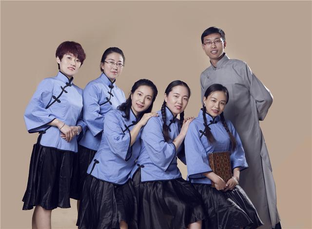 第一张就惊艳！河北这所小学女教师时尚写真超有文艺范儿