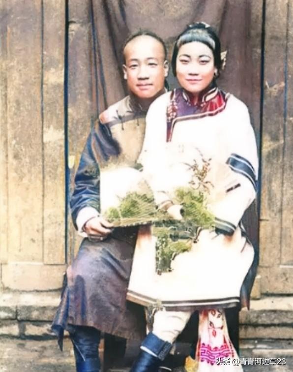 珍贵老照片,日军强征慰安妇,身上涂满奶油的性感美女
