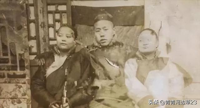 珍贵老照片,日军强征慰安妇,身上涂满奶油的性感美女