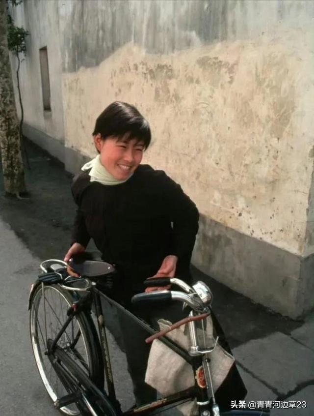 珍贵老照片,日军强征慰安妇,身上涂满奶油的性感美女