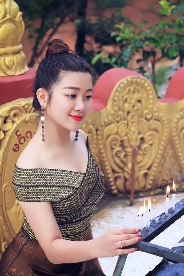 这名中缅混血女孩叫素素,她的故事令人动容!