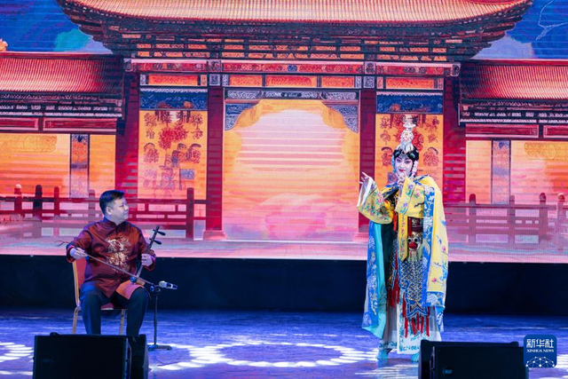 通讯丨传递祖国关怀 共庆佳节团圆——“亲情中华·四海同春”慰侨演出走进尼泊尔