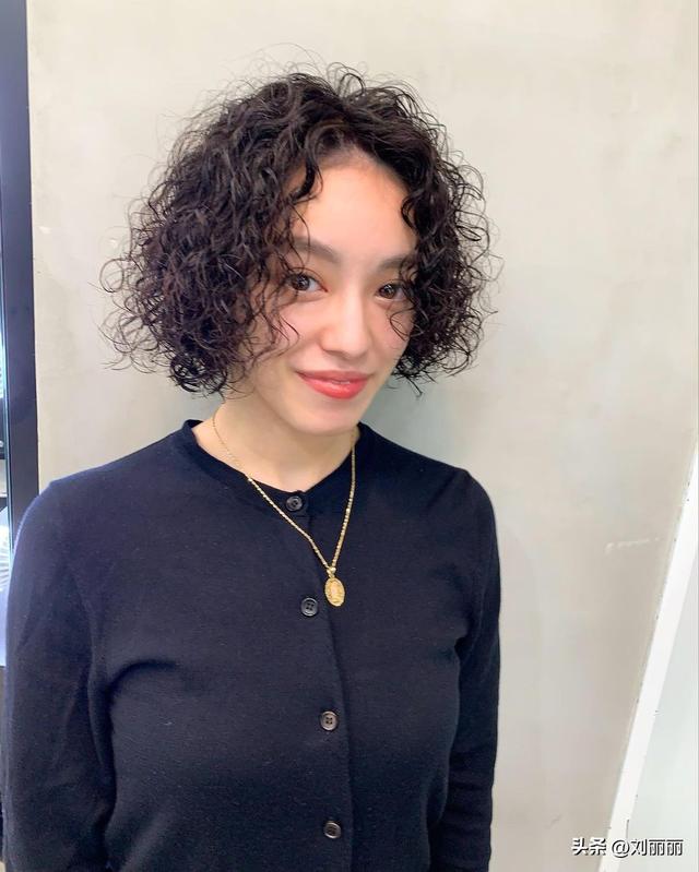 最美女发有哪些?这10多款很不赖,看完就想试一试