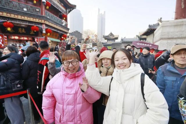 舞龙、高跷、竹马会、杠箱……春节的古文化街,可太好玩了!