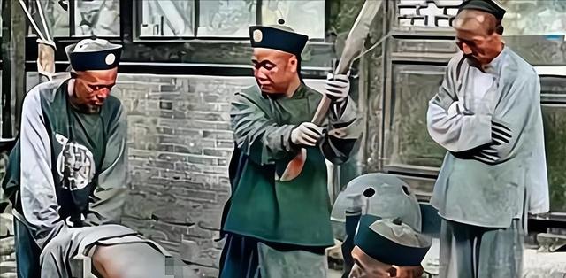 老照片再现:几名美军黑人士兵当街强暴一名女日女人,罪有应得