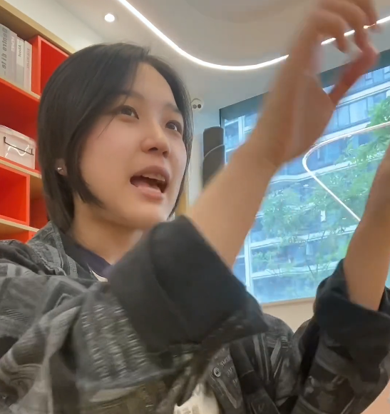 挖呀挖洗脑全网!女幼师爆红后辞职当网红,直播1天顶10年工资
