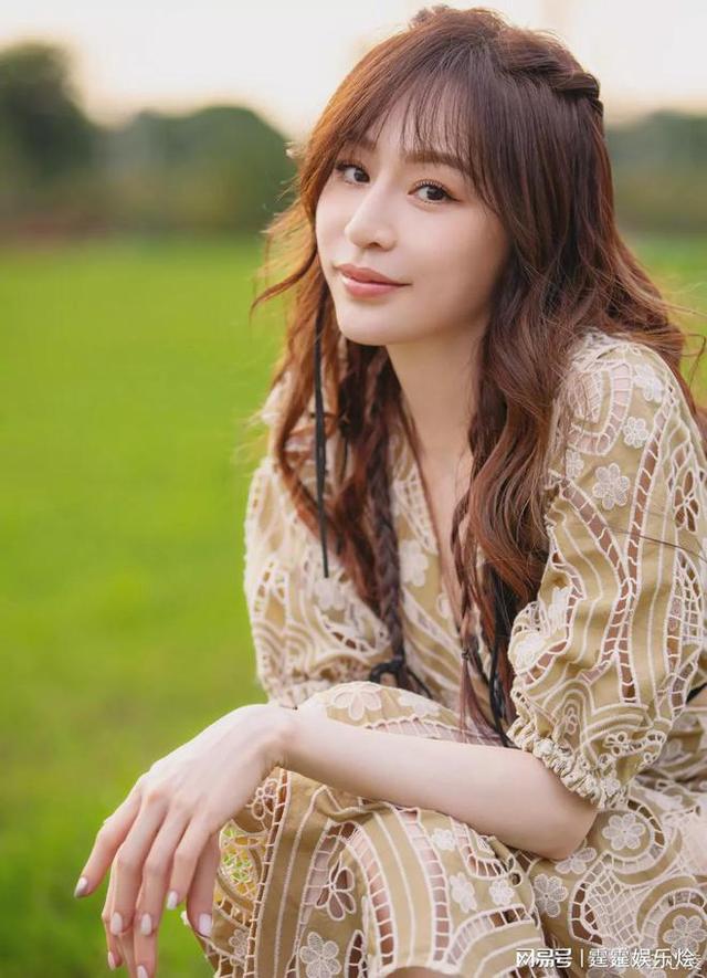 王心凌一弯腰,网友直呼女神太美了