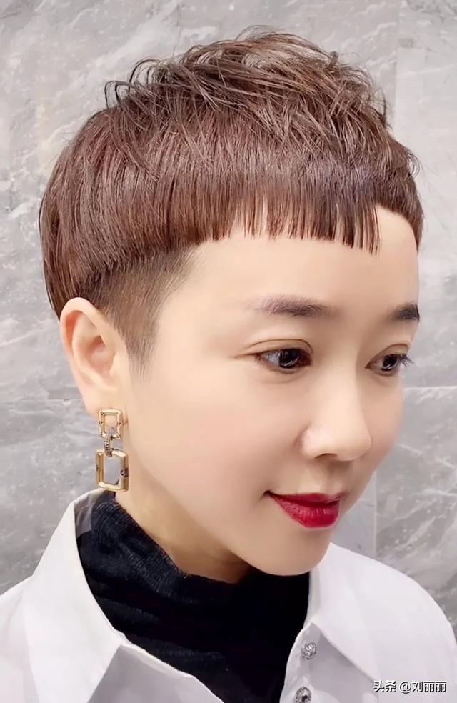 最美女发有哪些?这10多款很不赖,看完就想试一试