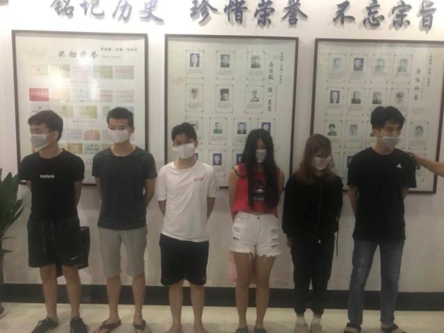 还记得失恋后帮外公卖茶叶的“小姐姐”吗?终于被抓了