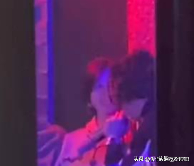 太炸裂!于适私生活猛料频出,舔富婆脚趾,疑似买王鹤棣热搜挡枪