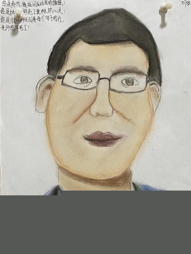 暖心！华一光谷学生为老师手绘肖像画