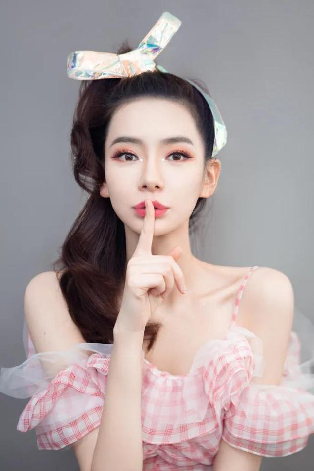 100个美女高清写真|酷酷超幸福的戚薇