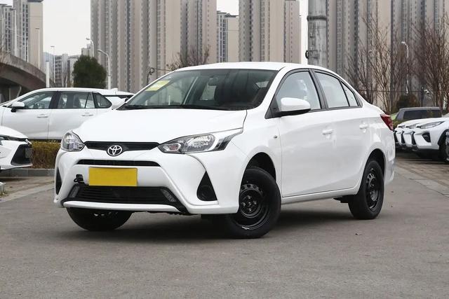 称职的家用代步车，油耗低至4.9L，售价8.78万元，丰田YARiS L致享