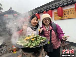 （新春走基层）台湾艺术家在江南古镇品非遗、闹元宵、共团圆