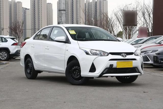 称职的家用代步车，油耗低至4.9L，售价8.78万元，丰田YARiS L致享