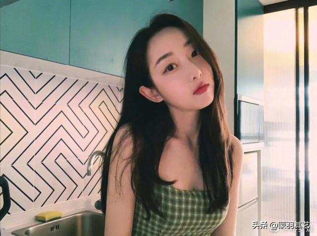 蒋梦婕被偷拍裙底风光,又被勒索“毁其后半生”,但她没有屈服