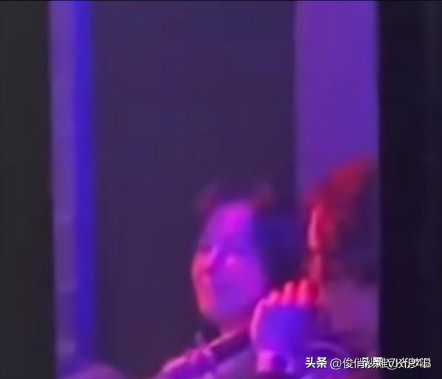 太炸裂!于适私生活猛料频出,舔富婆脚趾,疑似买王鹤棣热搜挡枪