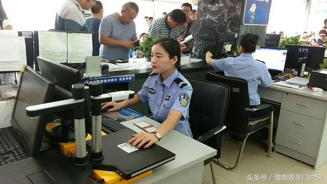 临渭交警大队违法办全面使用高拍仪 违法处理程序简化