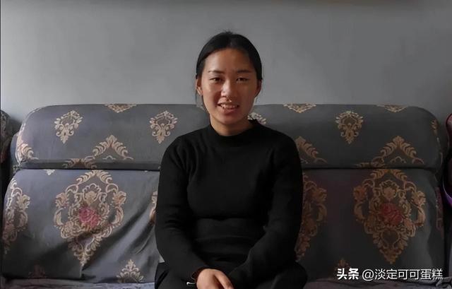 27岁安徽女孩不交男友,每晚抱着23岁的亲弟睡觉,扬言要过一辈子