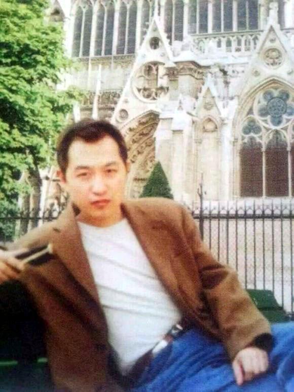 歌手高枫：刚爆红就在北京悲情离世，他父母20年的坚持让人泪目