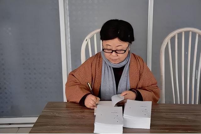 “双面教授”梁艳萍,公开否认南京大屠杀,最终下场大快人心!