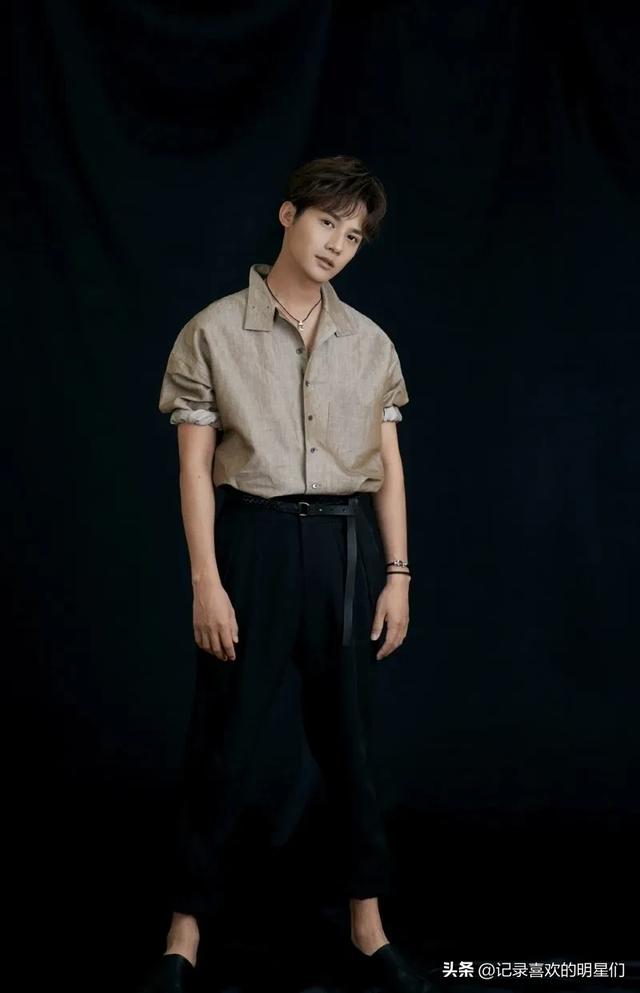 今天来说说宝藏男孩:郑业成,阳光帅气十足大男孩!