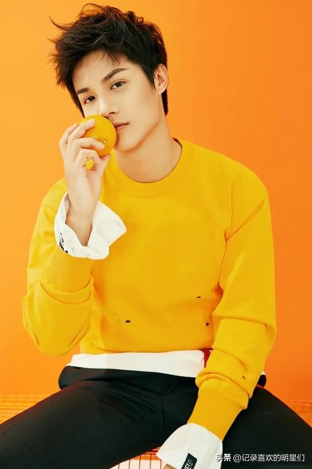 今天来说说宝藏男孩:郑业成,阳光帅气十足大男孩!